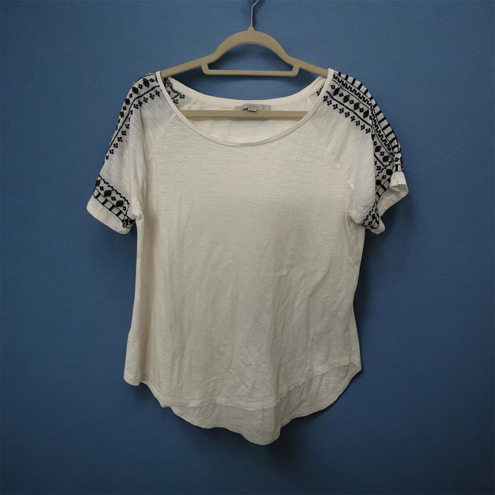LOFT Ann Taylor Cream Embroidered Shoulder Short Sleeve Cotton Tee Shirt Medium